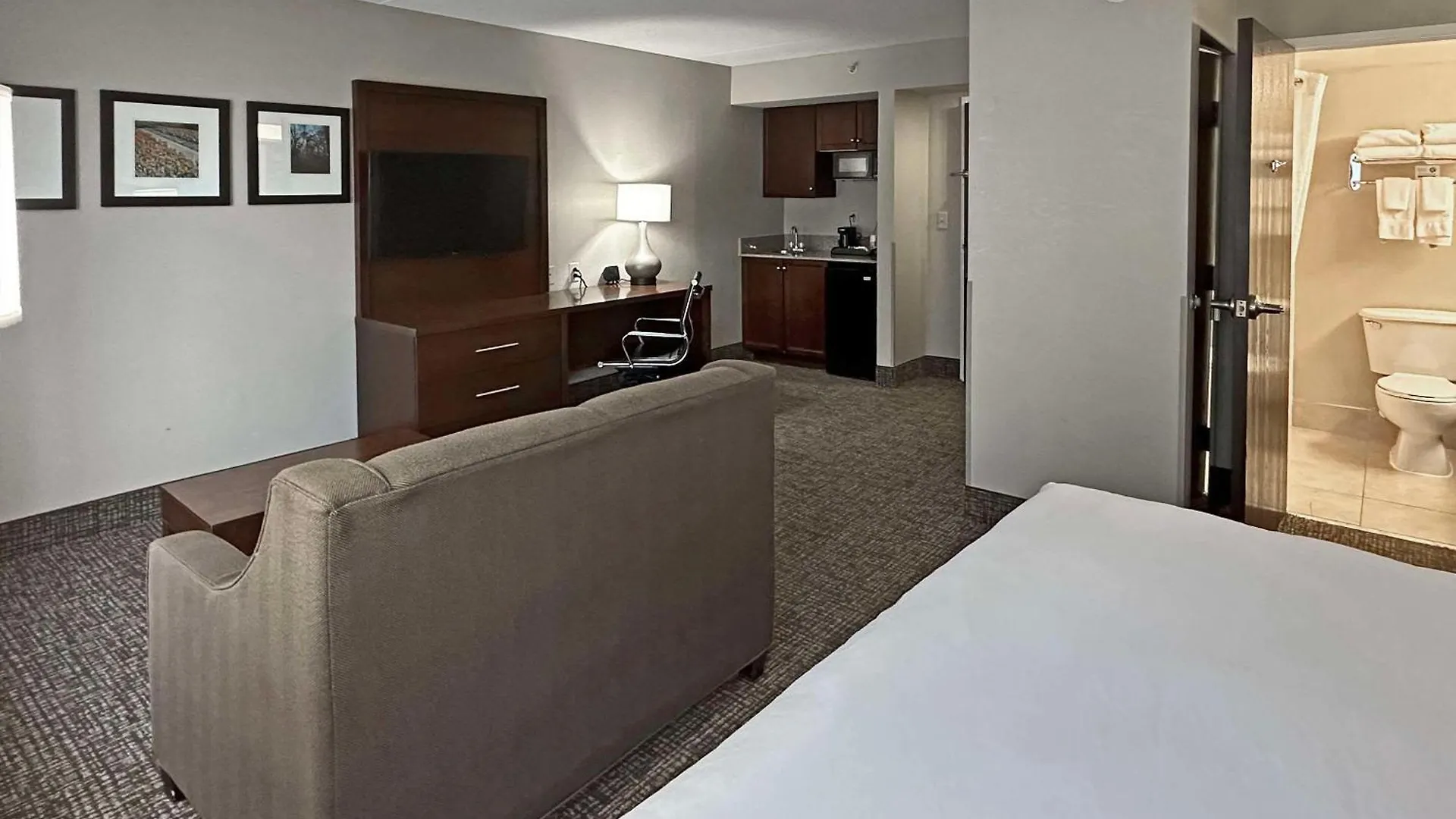 Comfort Suites Concord Mills